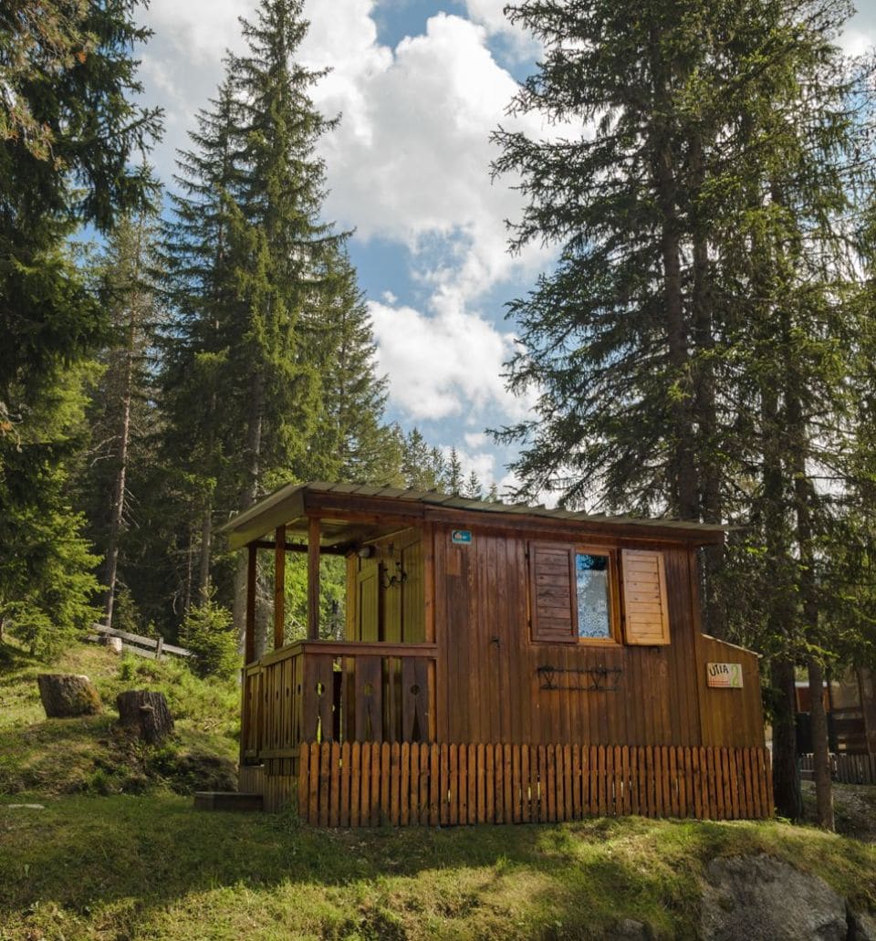Wooden cabins in the Dolomites: les üties